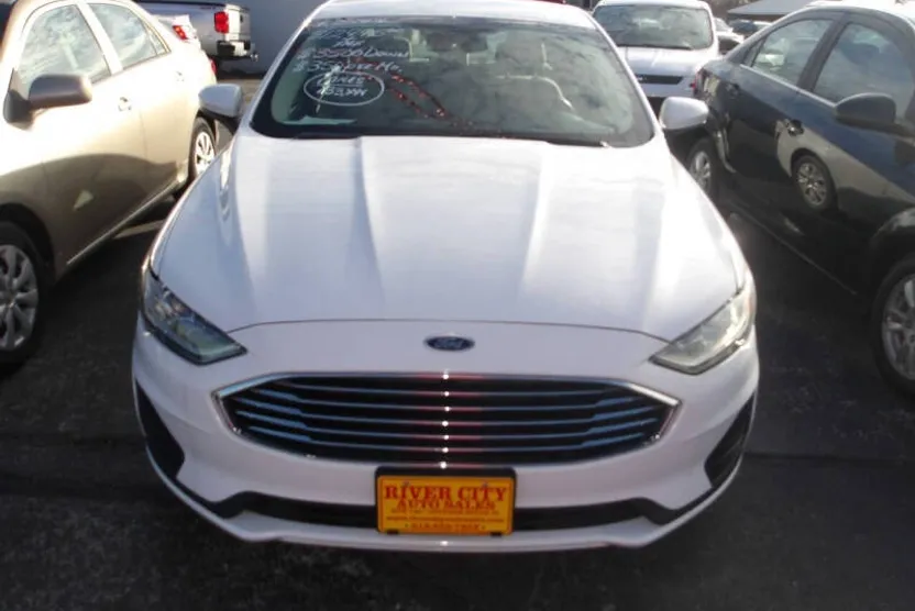 2019 Ford Fusion S photo 1