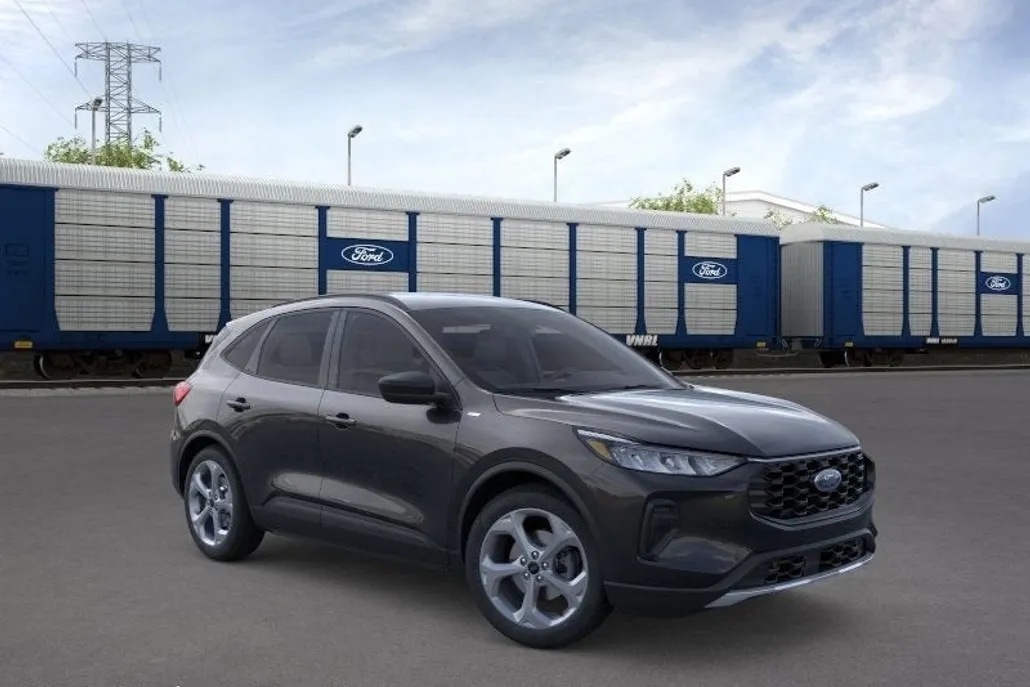 2025 Ford Escape ST-Line photo 1
