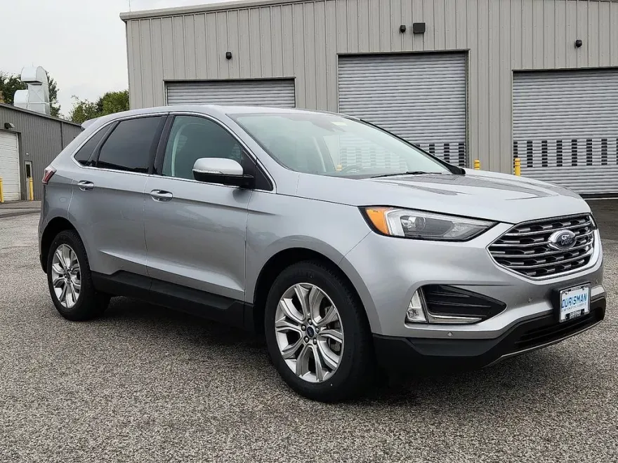 2022 Ford Edge Titanium photo 1