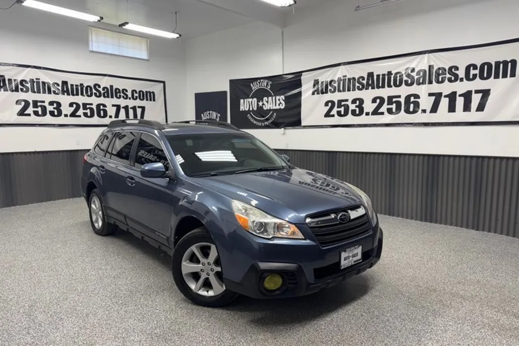 2013 Subaru Outback 2.5i Premium photo 1