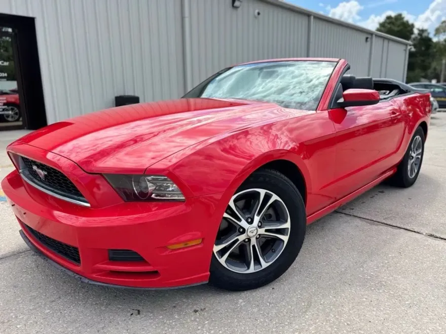 2014 Ford Mustang V6 Premium Convertible photo 1