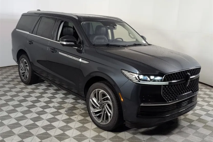2025 Lincoln Navigator Reserve photo 1