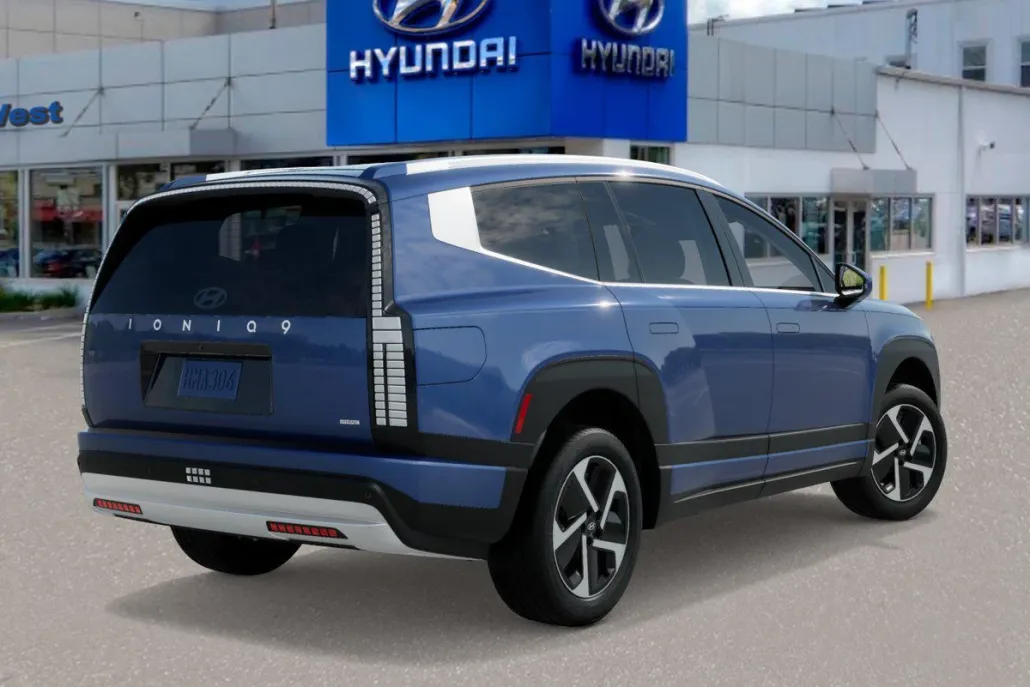 2026 Hyundai Ioniq SE photo 1