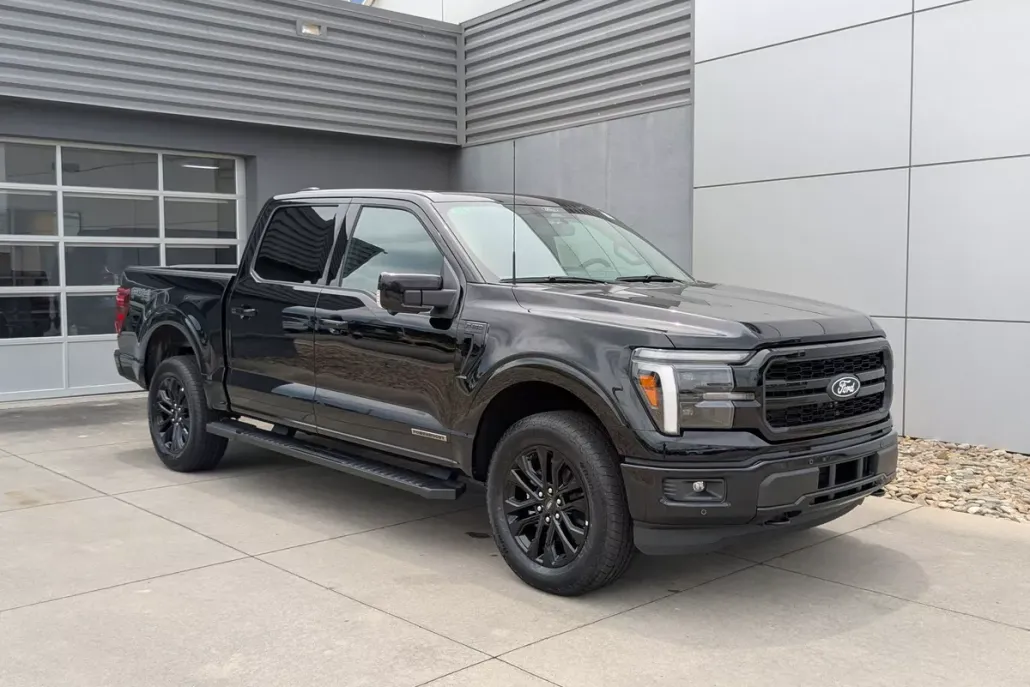 2025 Ford F-150 Lariat photo 1