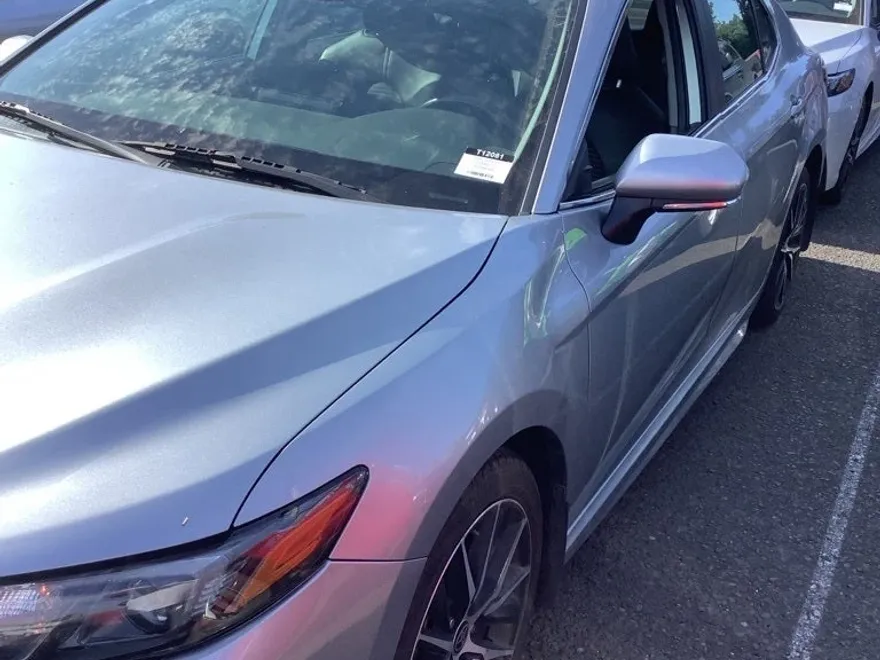 2023 Toyota Camry SE photo 1