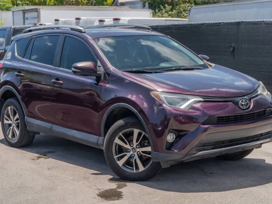 2018 Toyota RAV4 XLE Sport photo 1