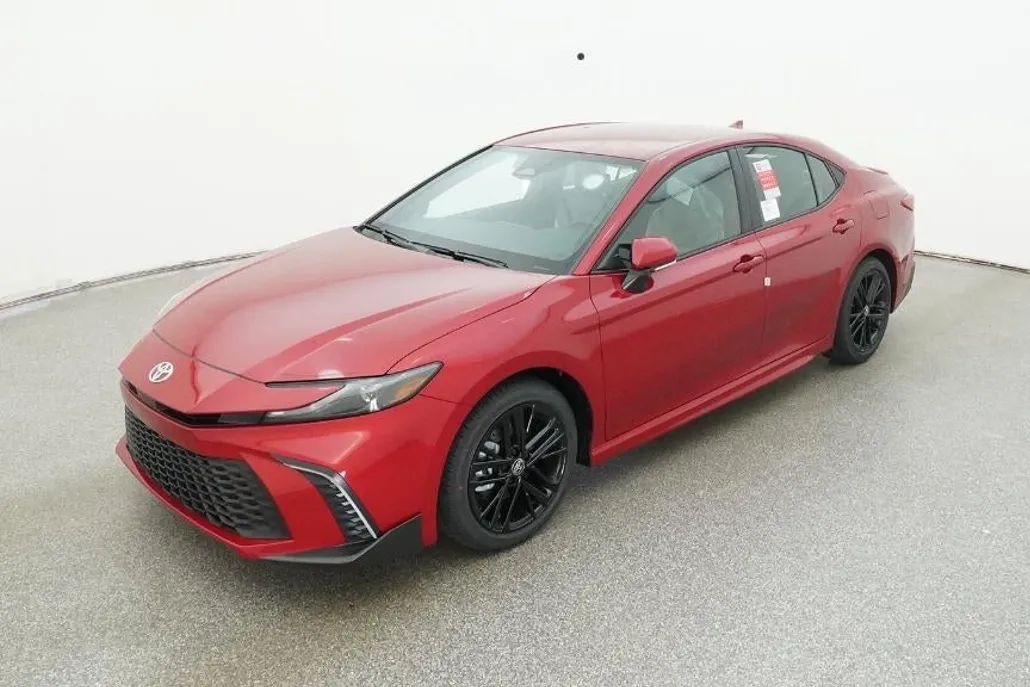 2026 Toyota Camry SE photo 1
