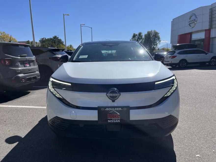 2026 Nissan Leaf SV photo 1