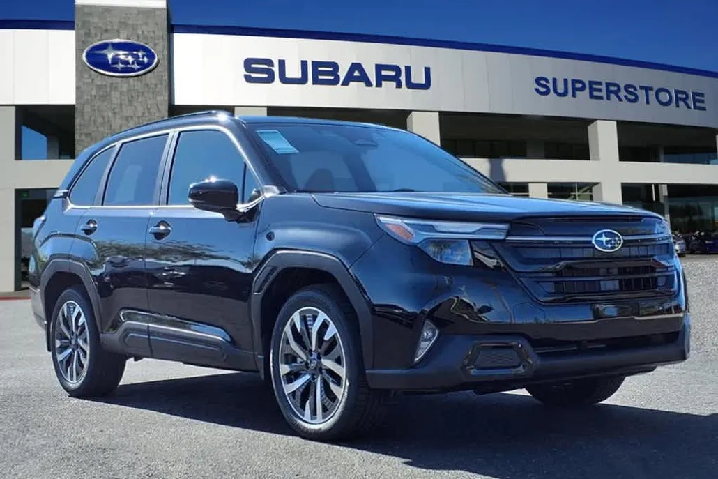 2025 Subaru Forester Touring photo 1