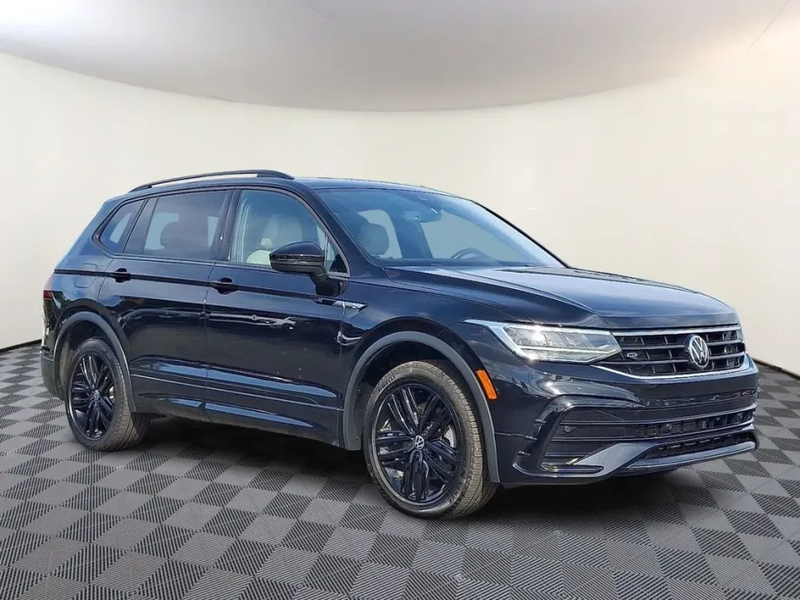 2022 Volkswagen Tiguan SE R-Line Black photo 1