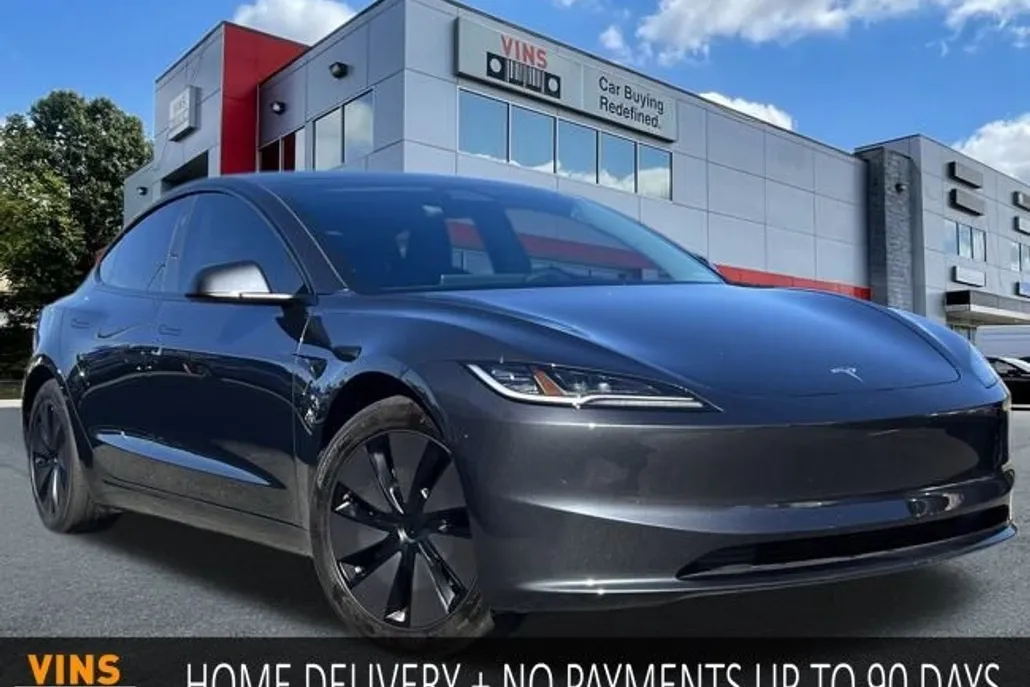 2024 Tesla Model 3 Long Range photo 1