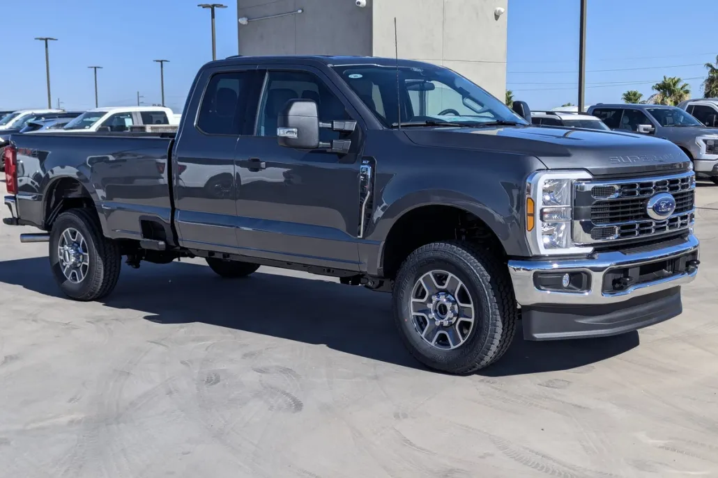 2025 Ford F-350 photo 1