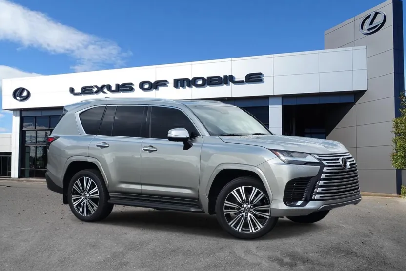 2022 Lexus LX 600 Luxury photo 1
