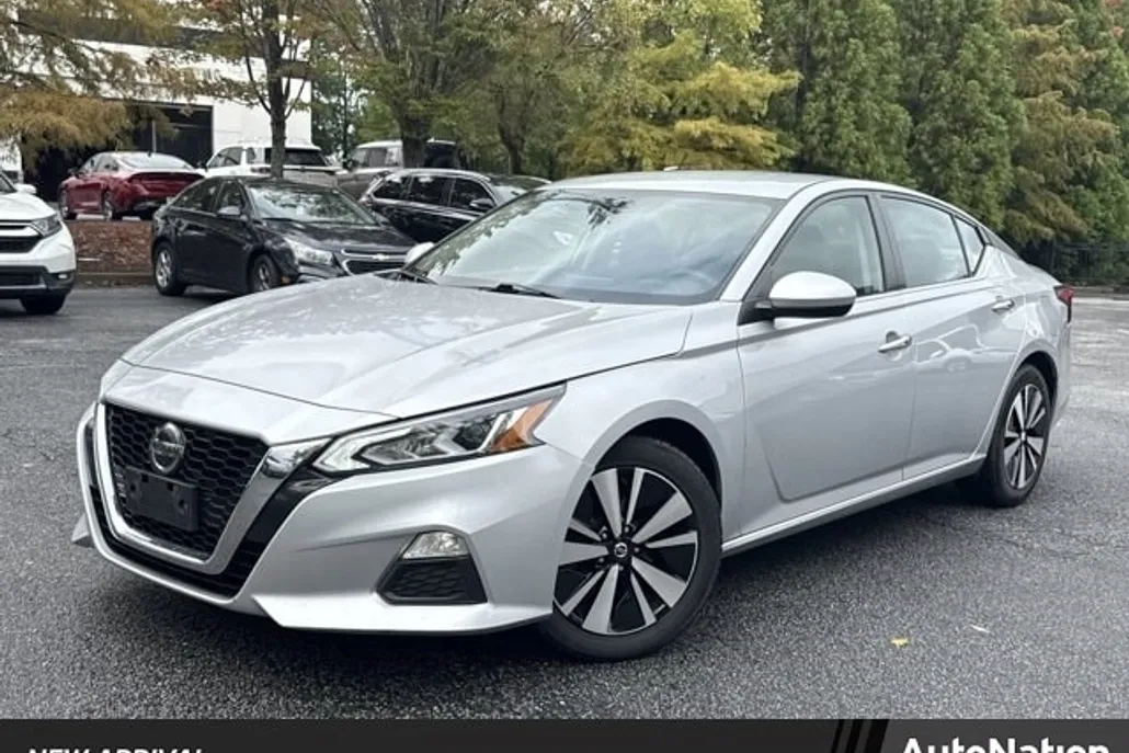 2022 Nissan Altima 2.5 SV photo 1