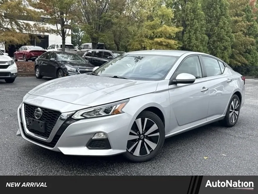 2022 Nissan Altima 2.5 SV photo 1