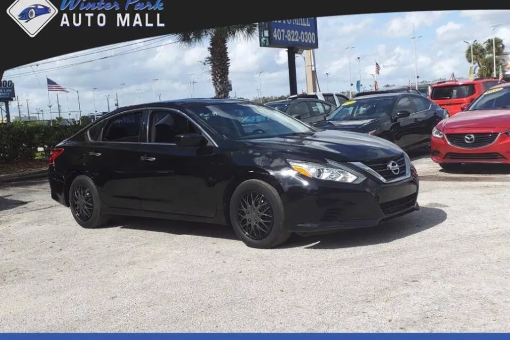 2017 Nissan Altima 2.5 SV photo 1