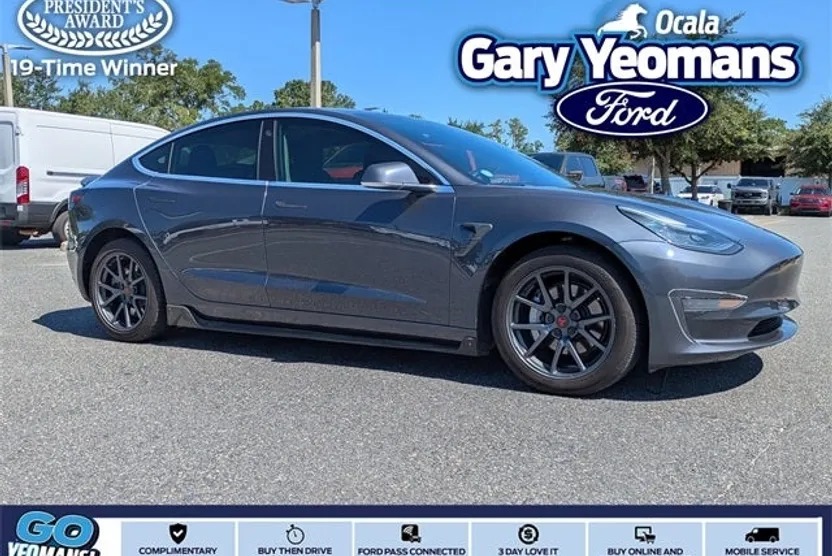 2019 Tesla Model 3 Standard Range Plus photo 1