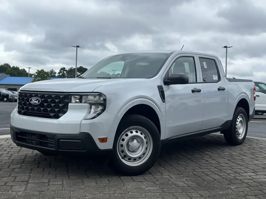 2025 Ford Maverick XL photo 1