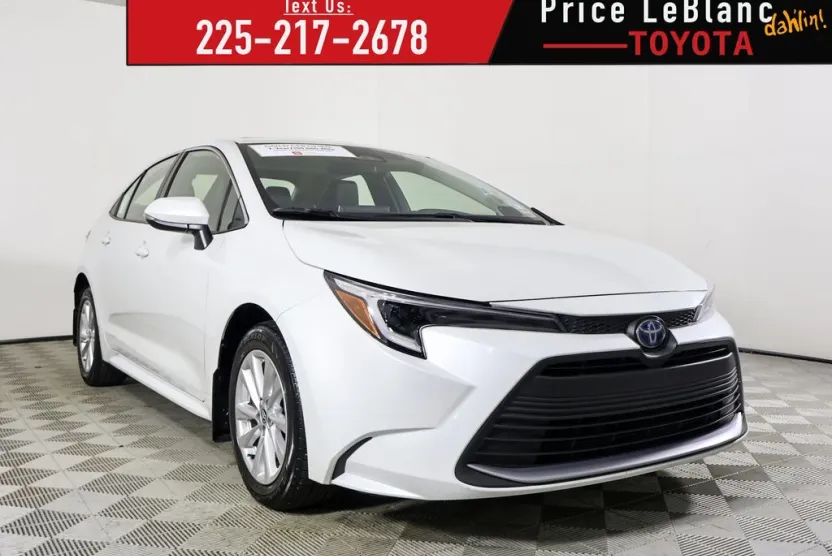 2024 Toyota Corolla XLE LE Premium SE photo 1