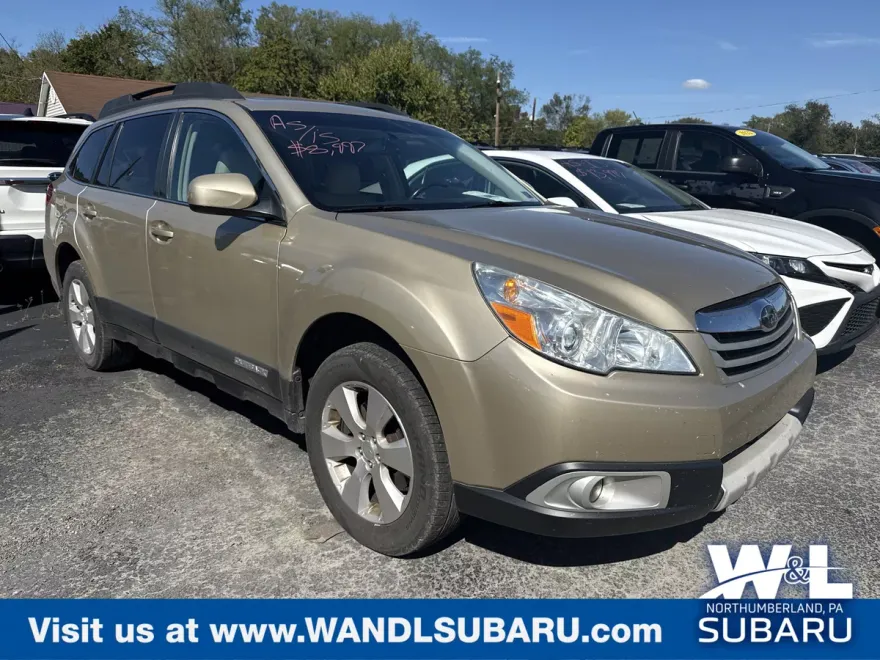 2010 Subaru Outback Limited photo 1