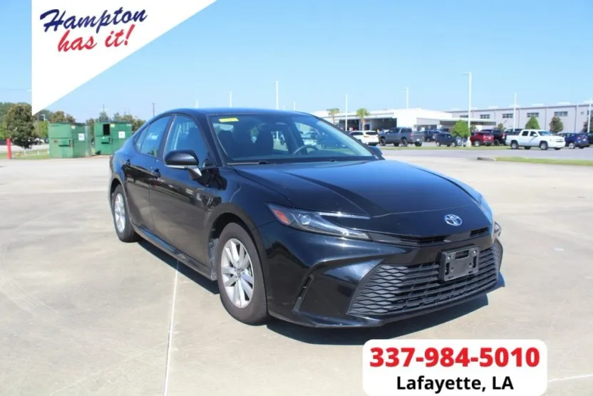 2025 Toyota Camry LE photo 1