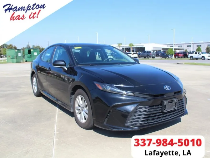 2025 Toyota Camry LE photo 1