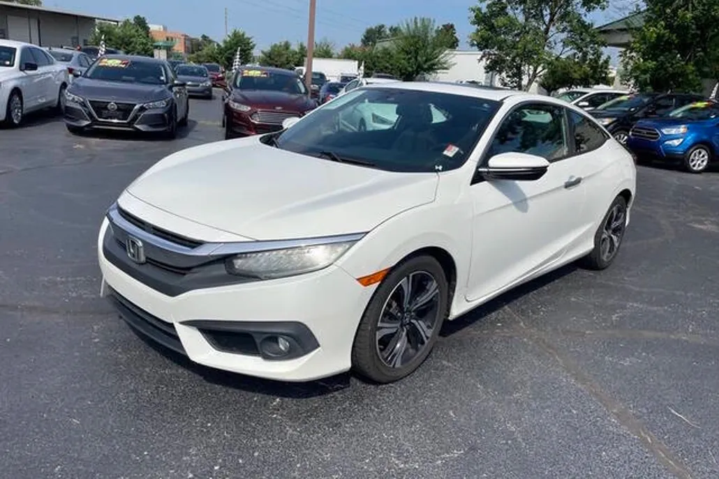 2016 Honda Civic Touring photo 1