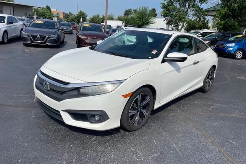 2016 Honda Civic Touring photo 1
