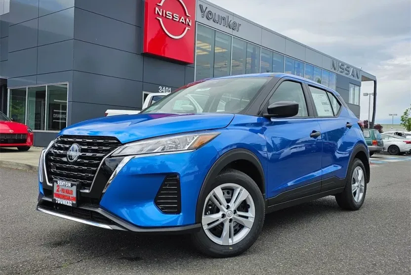 2025 Nissan Kicks Play S photo 1