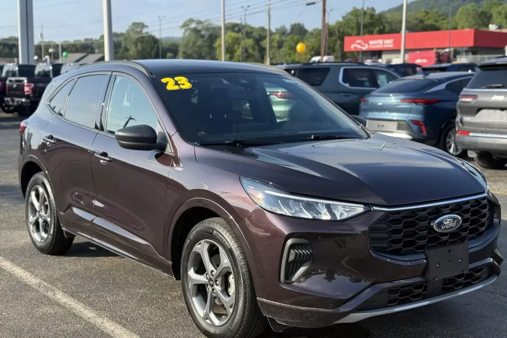 2023 Ford Escape ST-Line photo 1
