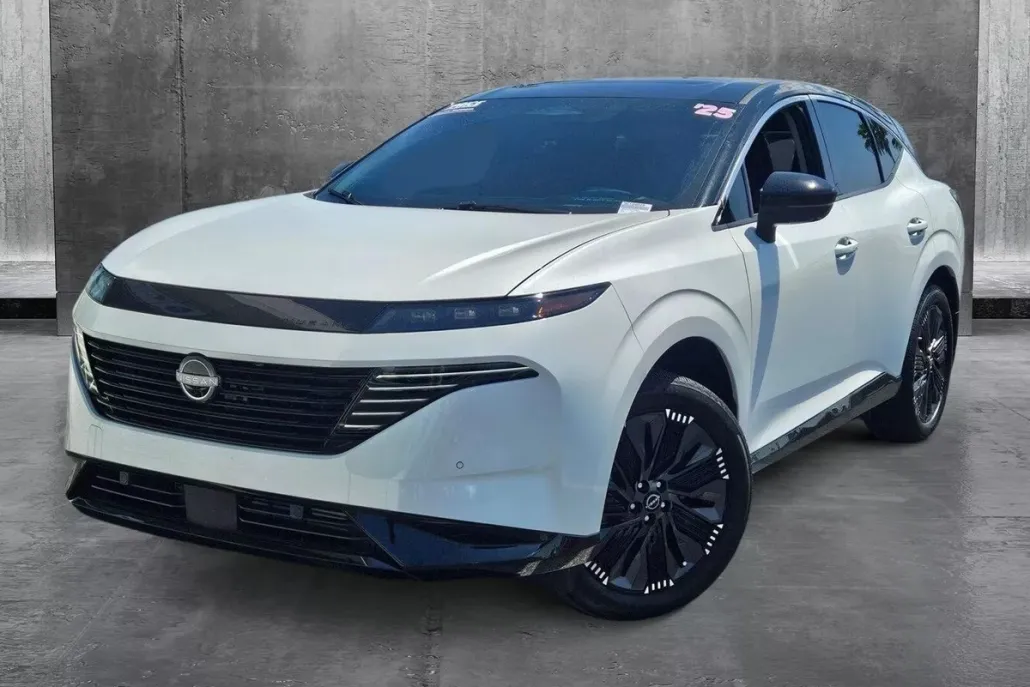2025 Nissan Murano Platinum photo 1