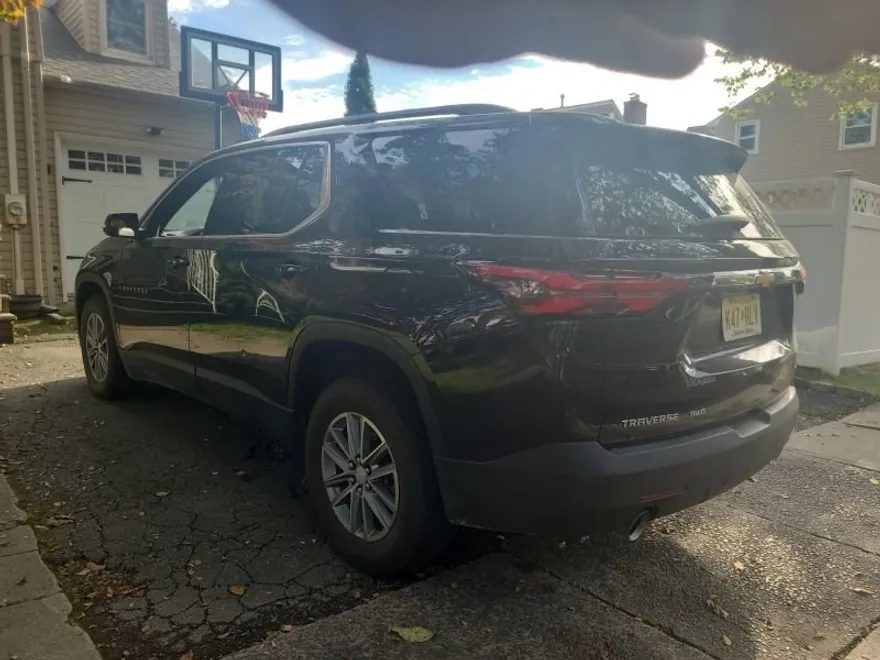 2023 Chevrolet Traverse Leather photo 1