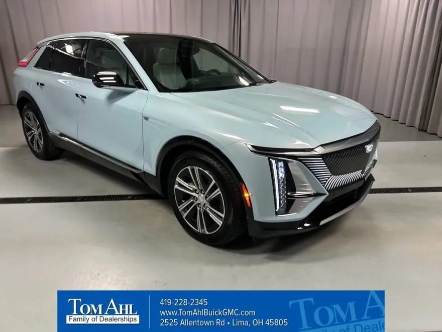 2024 Cadillac Lyriq Luxury photo 1