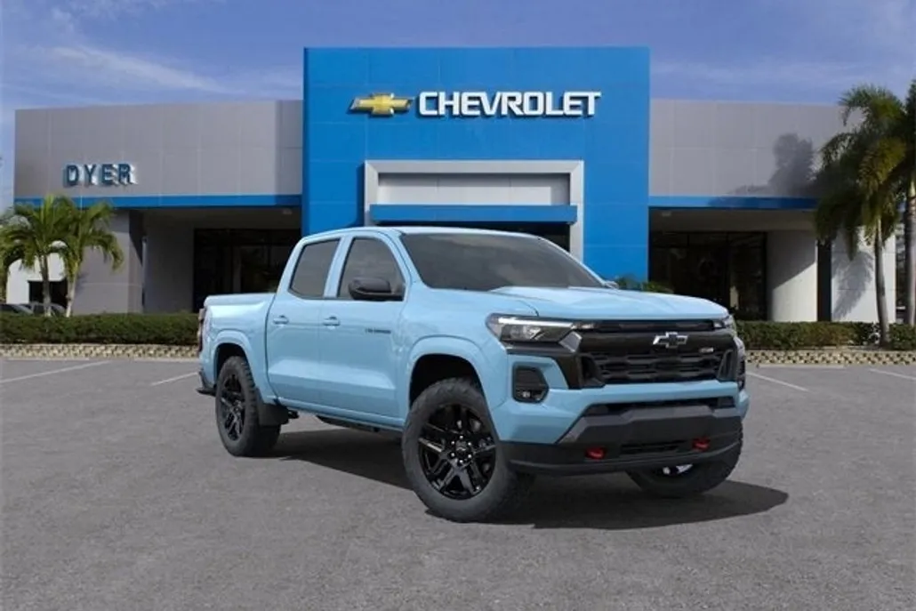 2025 Chevrolet Colorado Z71 photo 1