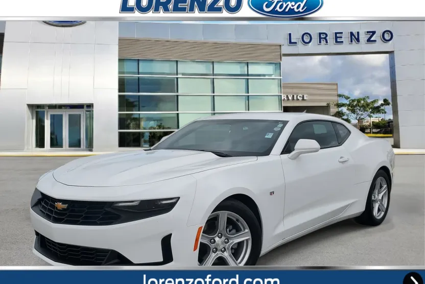 2023 Chevrolet Camaro 1LT photo 1