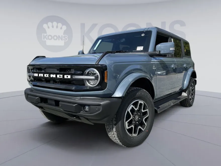 2025 Ford Bronco Outer Banks photo 1