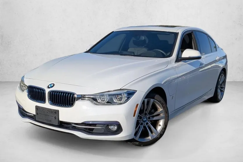 2018 Bmw 330e Sedan photo 1