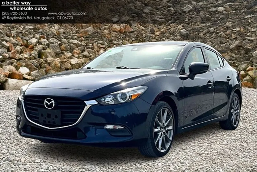 2018 Mazda Mazda3 Touring photo 1