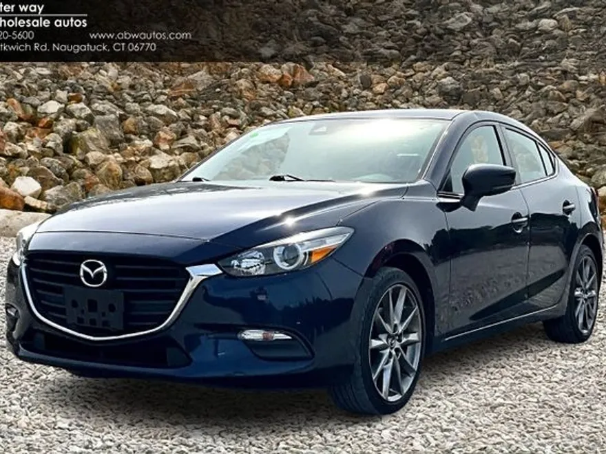 2018 Mazda Mazda3 Touring photo 1