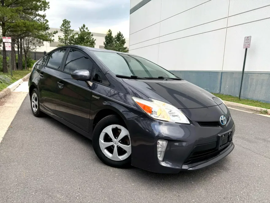 2015 Toyota Prius Persona Series photo 1