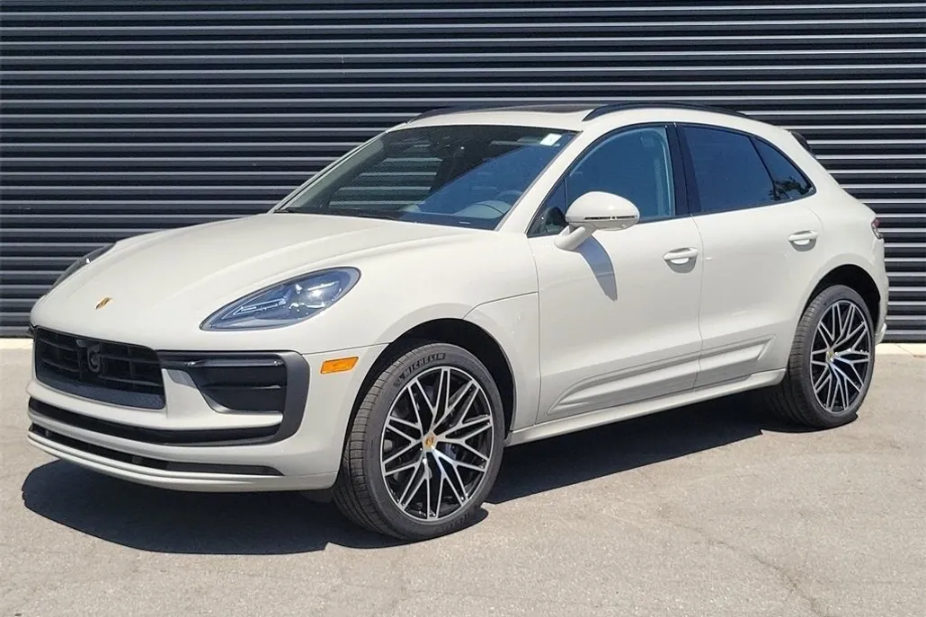 2025 Porsche Macan Base photo 1