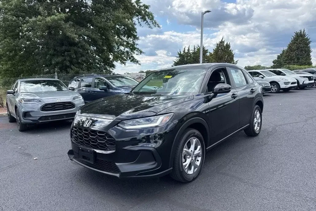 2023 Honda HR-V LX photo 1