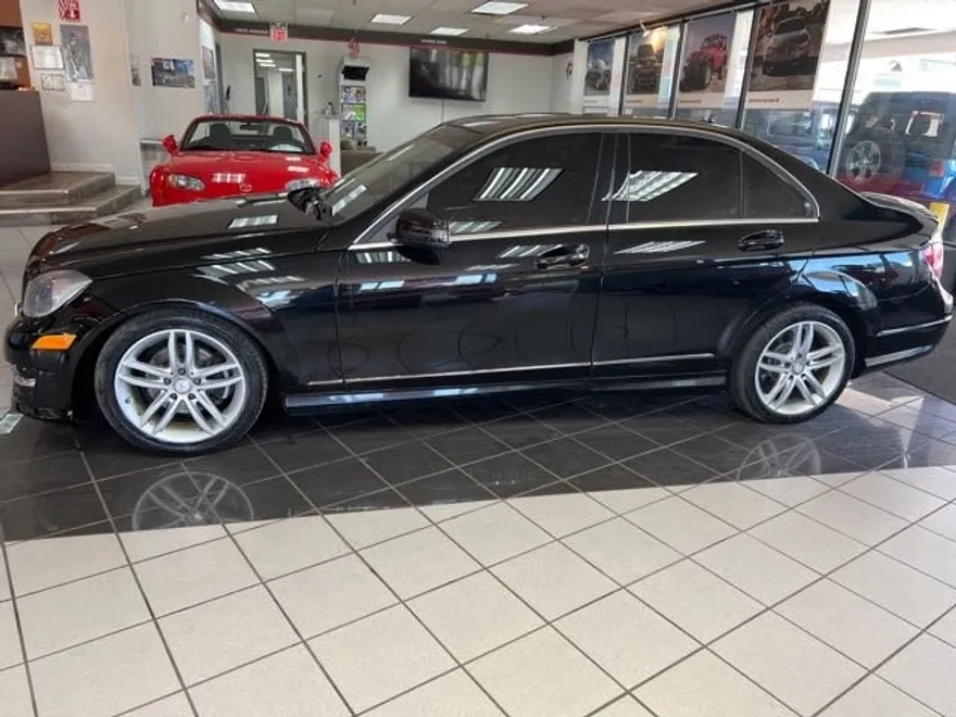 2012 Mercedes Benz C 300 Luxury 4MATIC photo 1