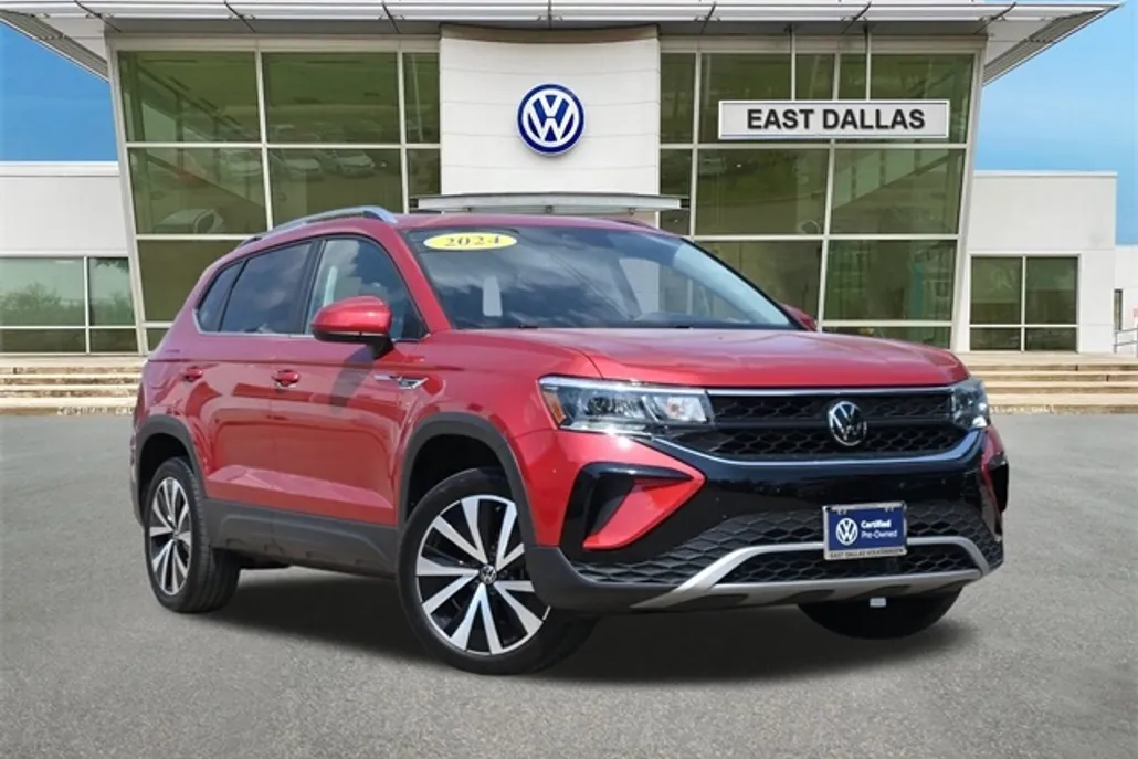 2024 Volkswagen Taos SE photo 1