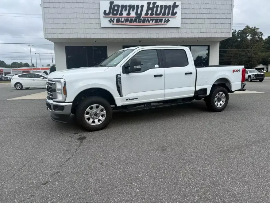 2024 Ford F-250 photo 1