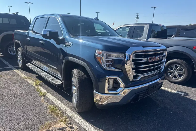 2021 Gmc Sierra 1500 SLT photo 1