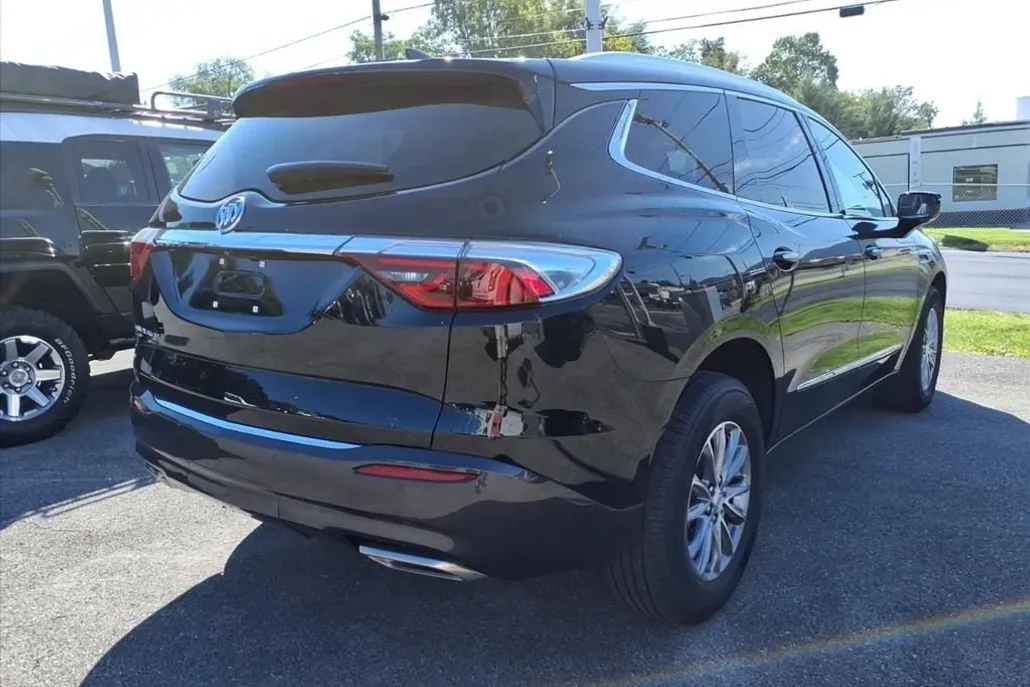 2022 Buick Enclave Essence photo 1