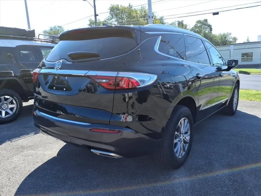 2022 Buick Enclave Essence photo 1