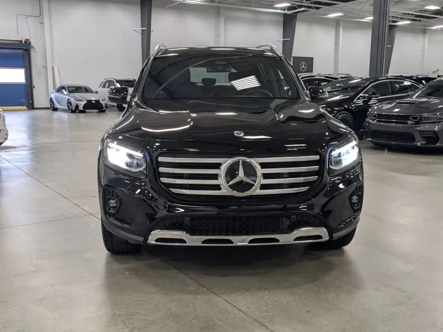 2025 Mercedes Benz GLB 250 photo 1