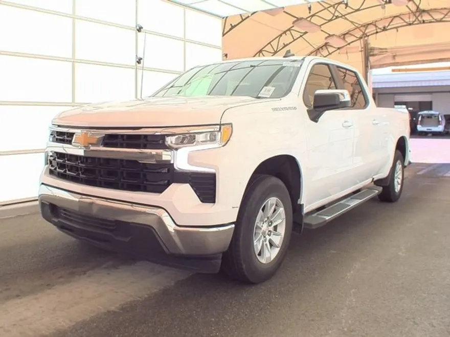 2024 Chevrolet Silverado 1500 LT photo 1